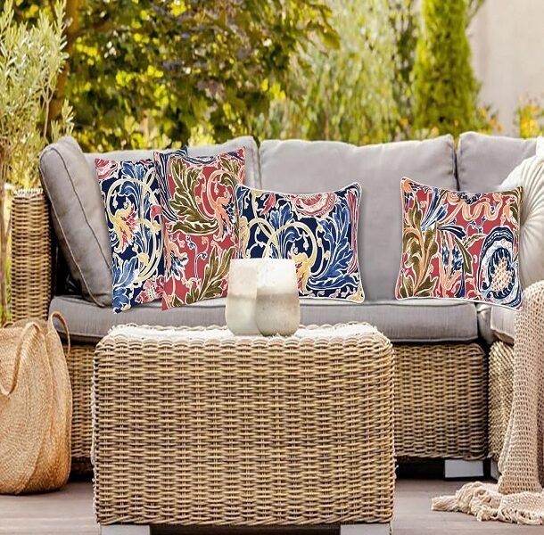 Outdoor Pillows Guide for Your Patio, Garden, or Poolside